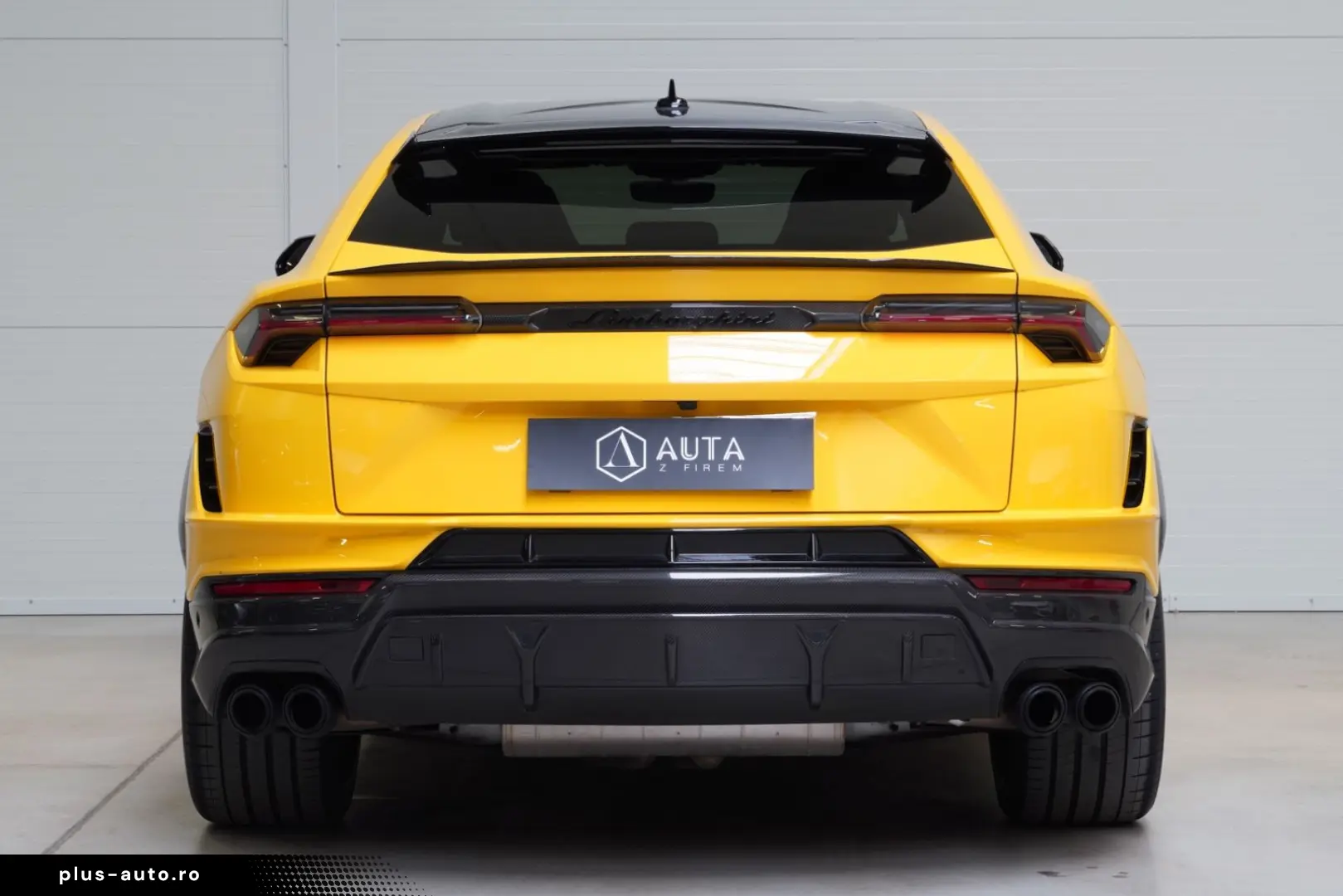 LAMBORGHINI Urus Performante
