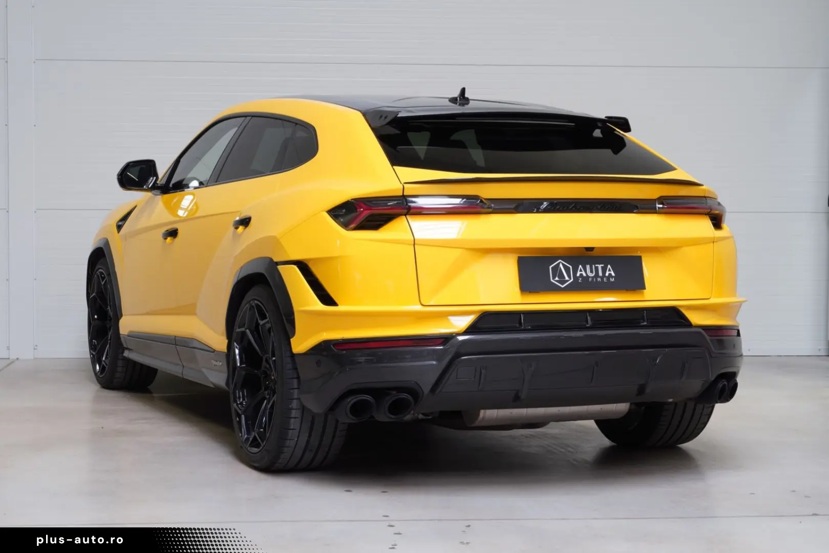 LAMBORGHINI Urus Performante