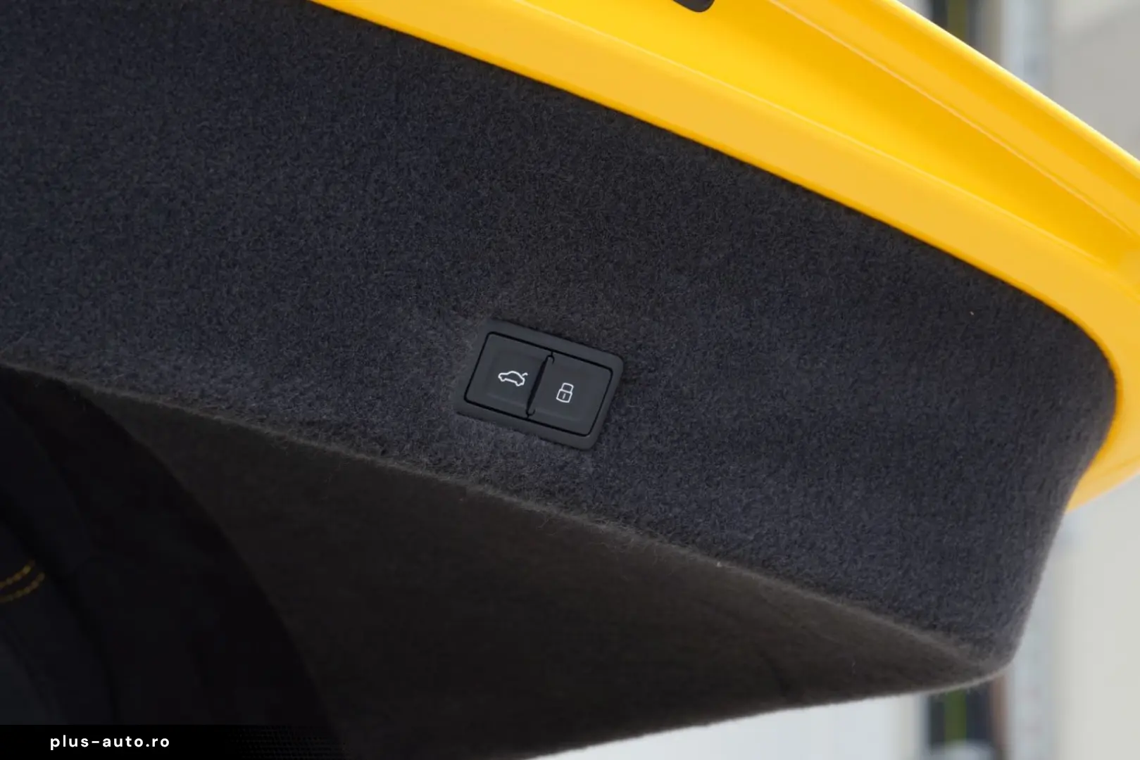 LAMBORGHINI Urus Performante