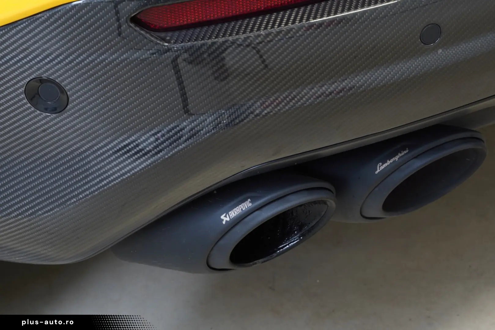 LAMBORGHINI Urus Performante