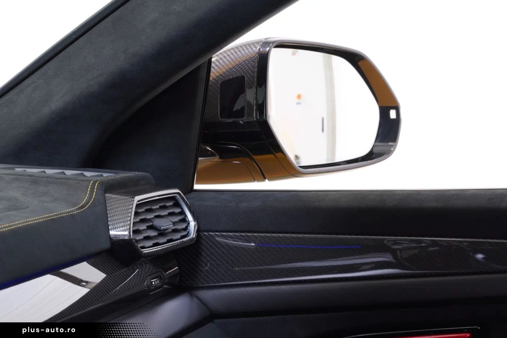 LAMBORGHINI Urus Performante