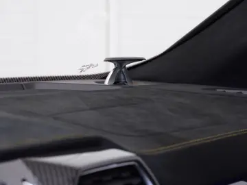 LAMBORGHINI Urus Performante