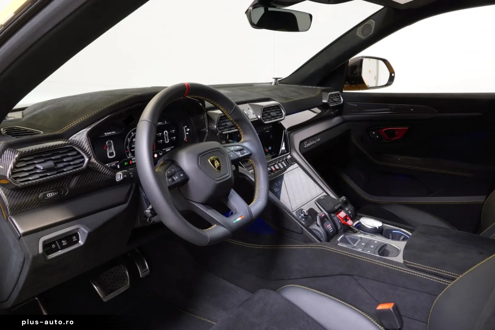 LAMBORGHINI Urus Performante