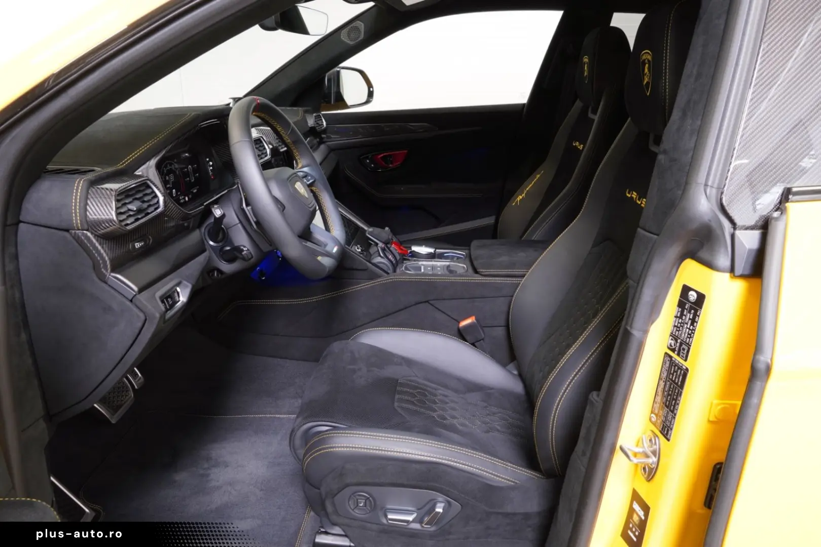 LAMBORGHINI Urus Performante