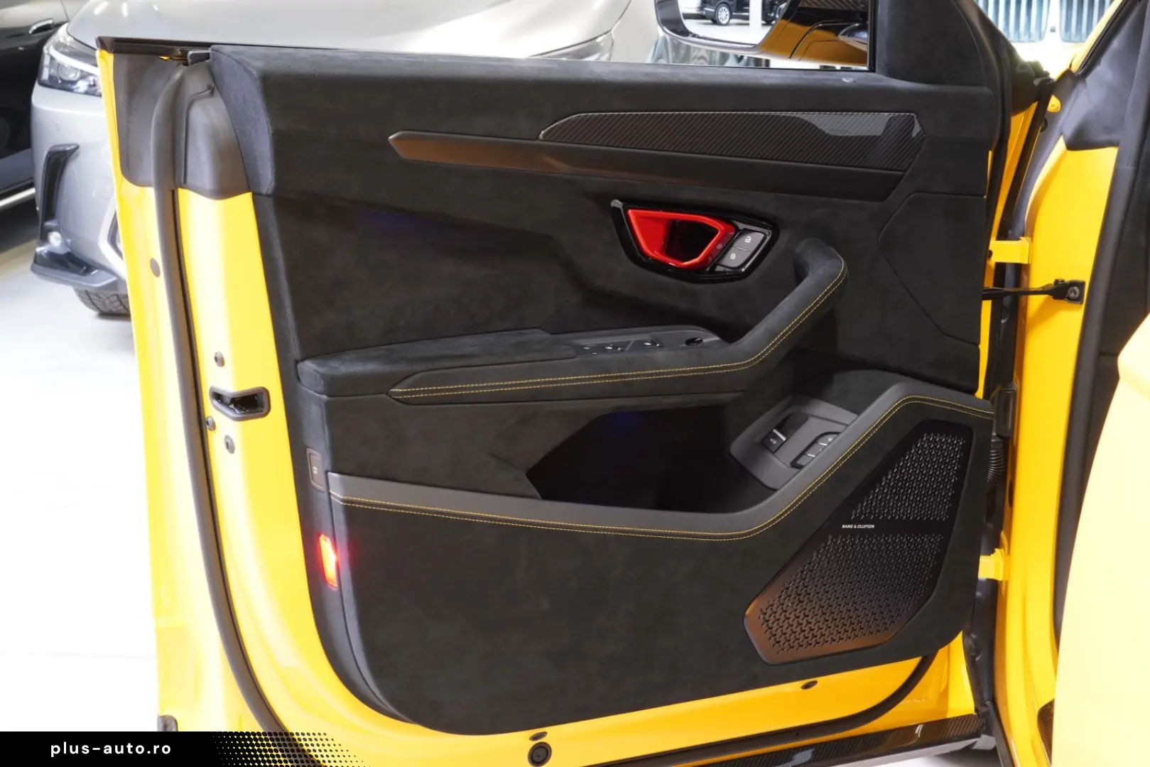 LAMBORGHINI Urus Performante