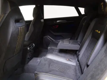 LAMBORGHINI Urus Performante