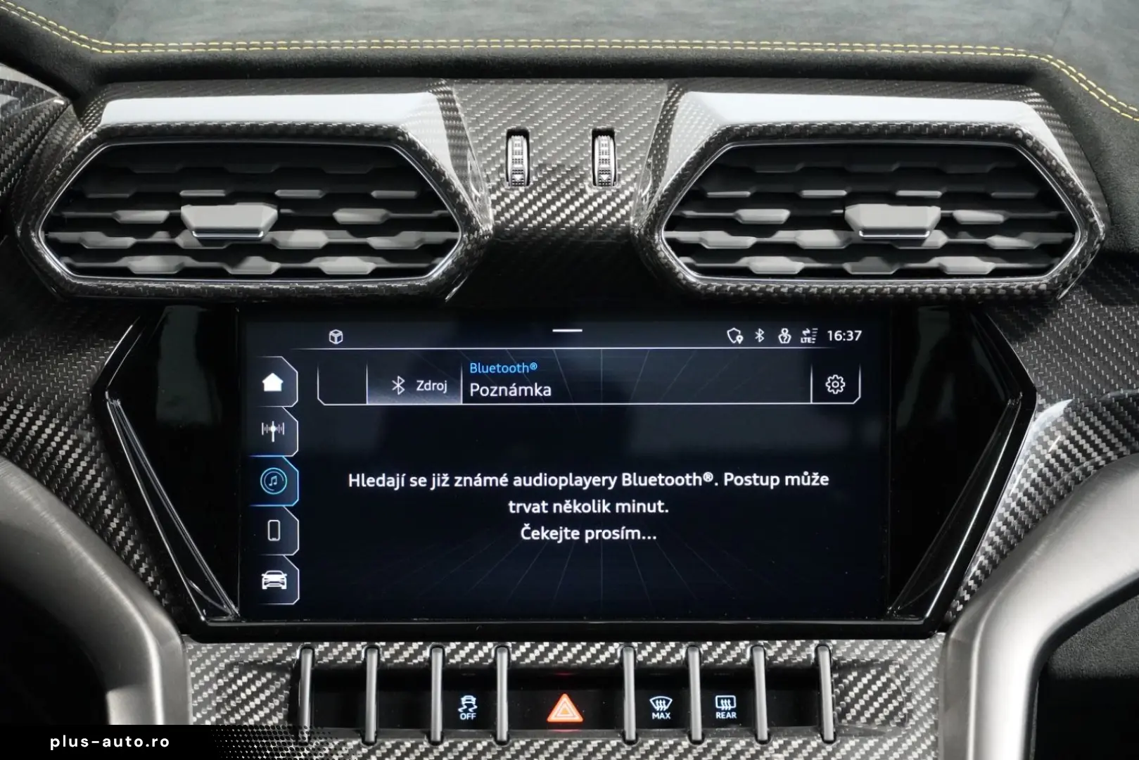 LAMBORGHINI Urus Performante