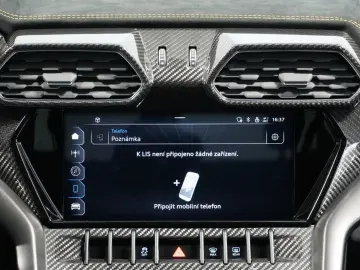 LAMBORGHINI Urus Performante