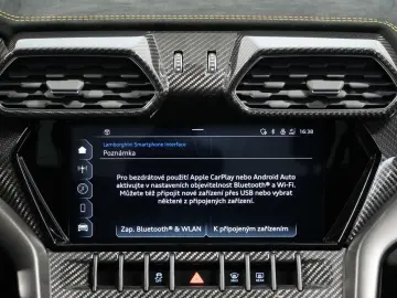 LAMBORGHINI Urus Performante