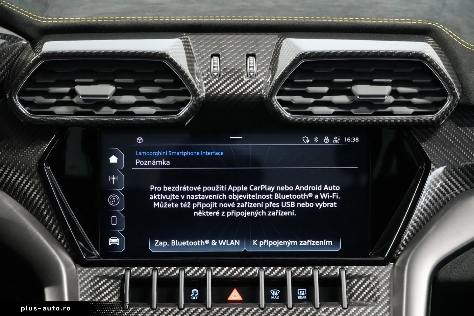 LAMBORGHINI Urus Performante