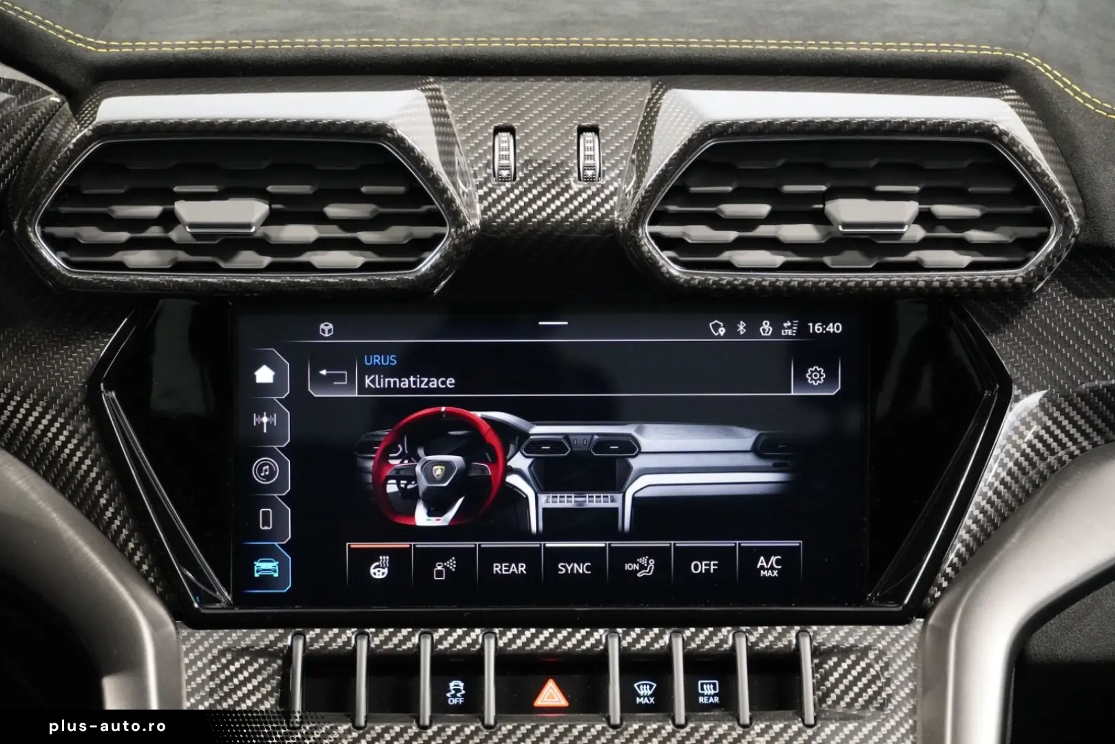 LAMBORGHINI Urus Performante