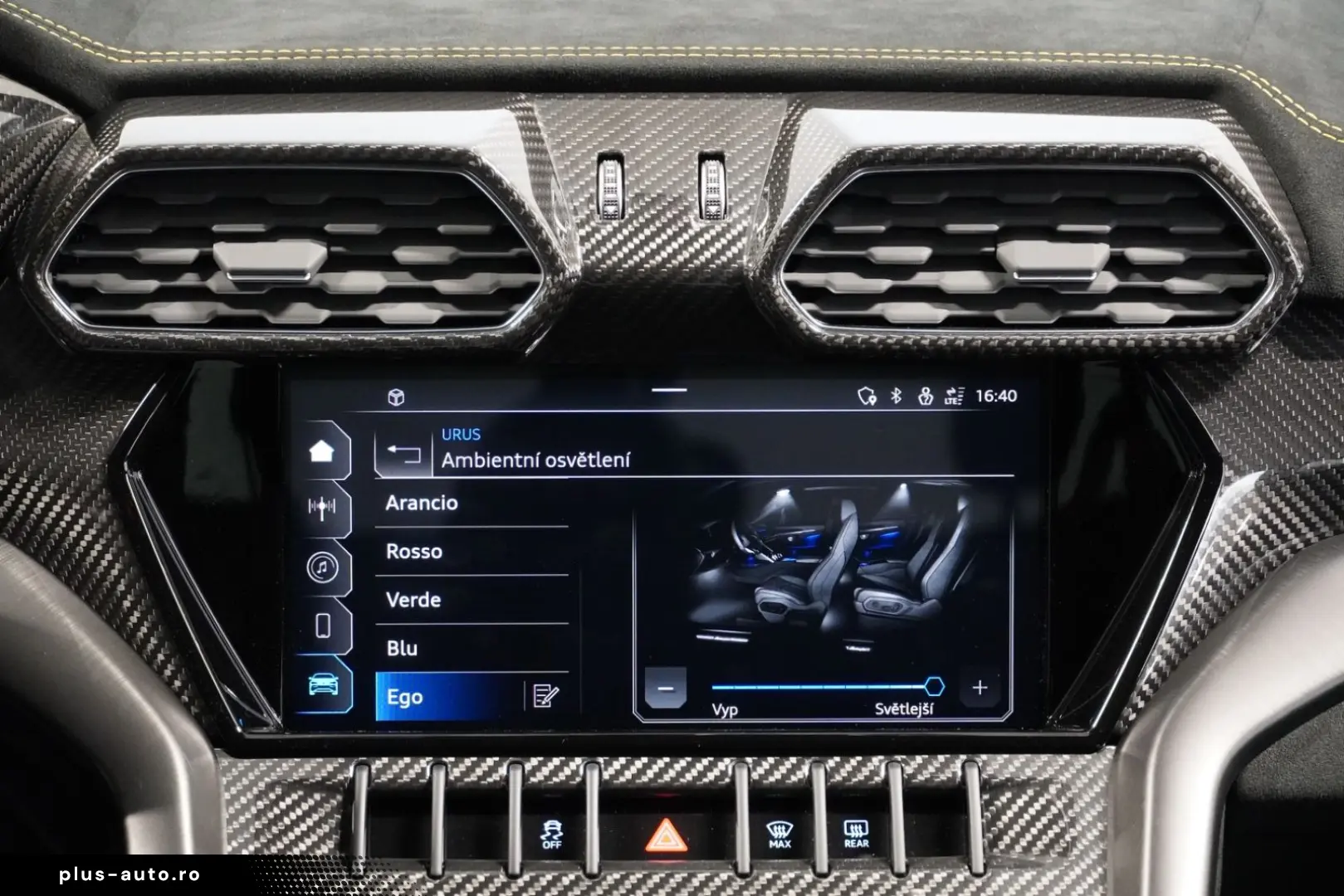 LAMBORGHINI Urus Performante