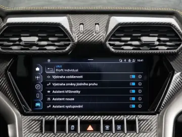 LAMBORGHINI Urus Performante