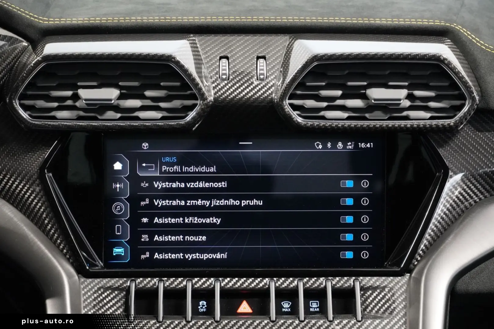 LAMBORGHINI Urus Performante