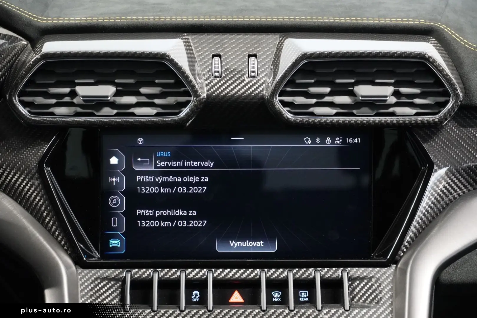 LAMBORGHINI Urus Performante