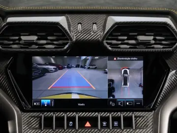 LAMBORGHINI Urus Performante