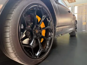 LAMBORGHINI URUS PERFORMANTE V8 CARBON B&O 3D PANO MATT MY25