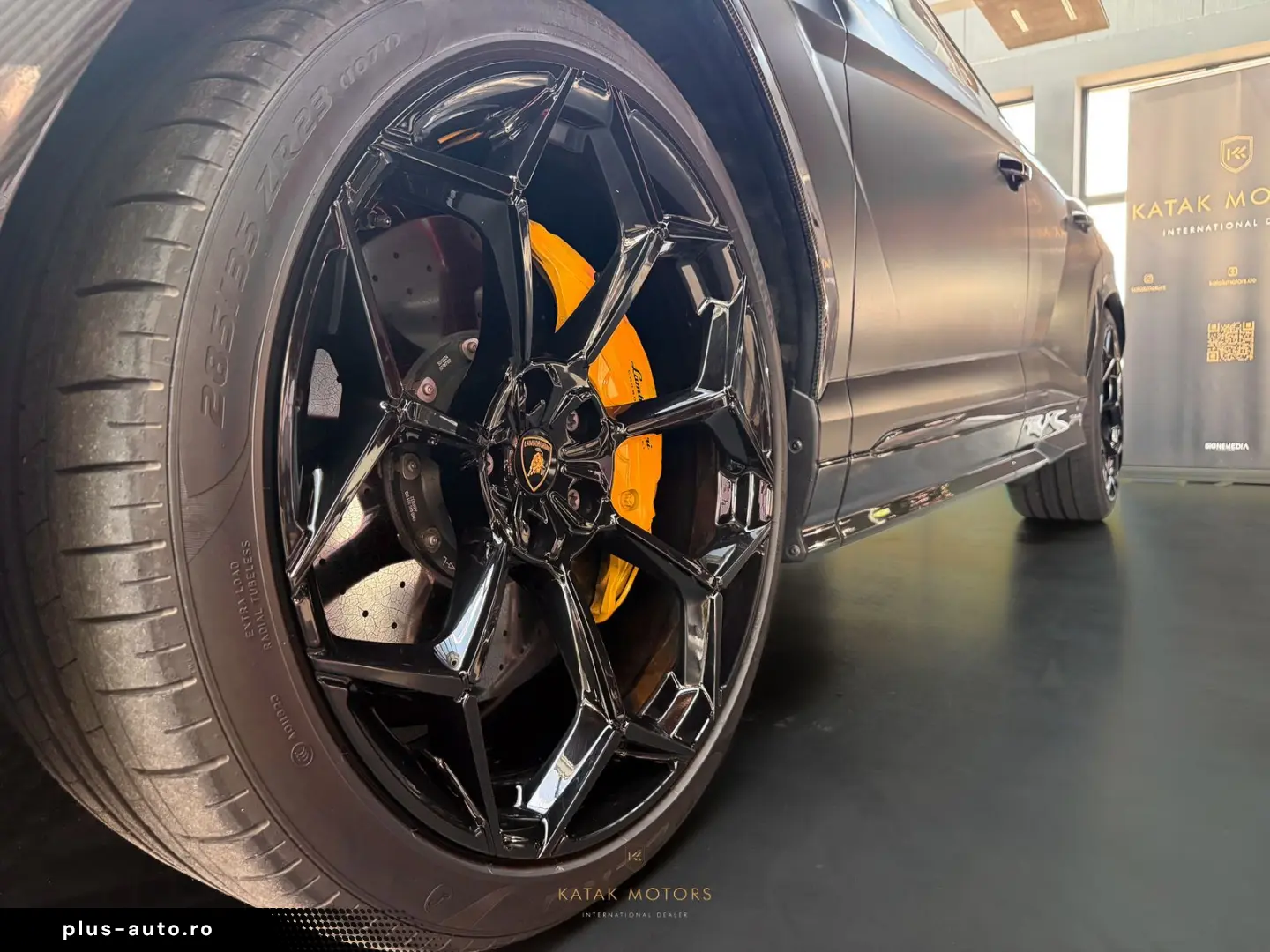 LAMBORGHINI URUS PERFORMANTE V8 CARBON B&O 3D PANO MATT MY25