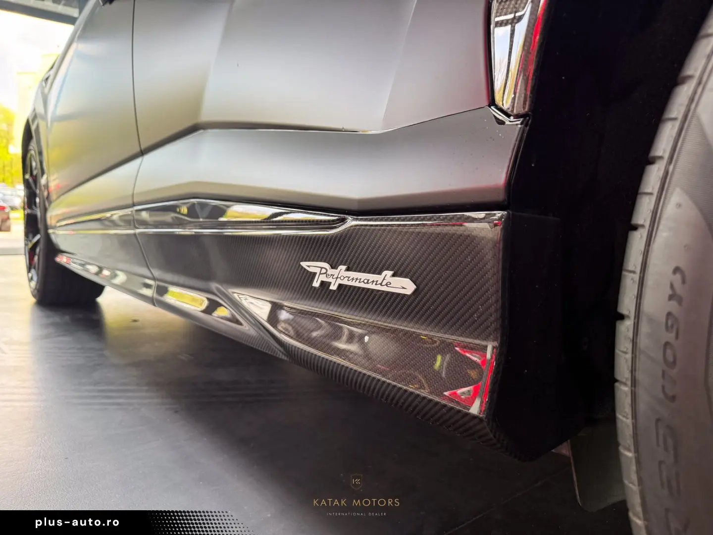 LAMBORGHINI URUS PERFORMANTE V8 CARBON B&O 3D PANO MATT MY25