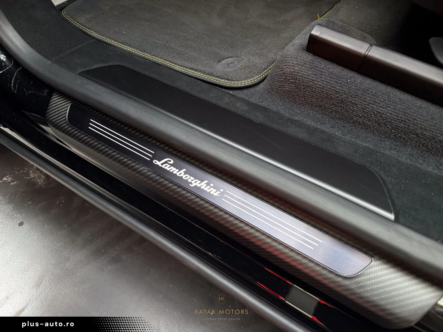 LAMBORGHINI URUS PERFORMANTE V8 CARBON B&O 3D PANO MATT MY25