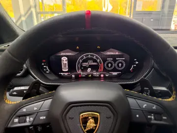 LAMBORGHINI URUS PERFORMANTE V8 CARBON B&O 3D PANO MATT MY25