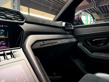 LAMBORGHINI URUS PERFORMANTE V8 CARBON B&O 3D PANO MATT MY25