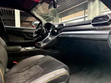 LAMBORGHINI URUS PERFORMANTE V8 CARBON B&O 3D PANO MATT MY25