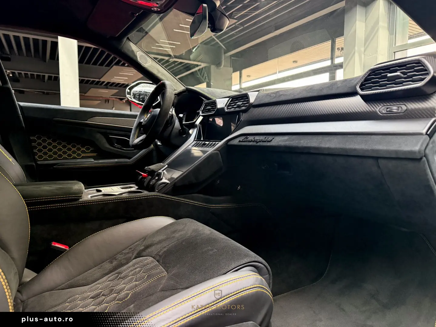 LAMBORGHINI URUS PERFORMANTE V8 CARBON B&O 3D PANO MATT MY25