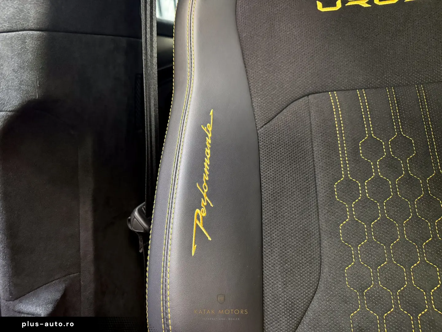 LAMBORGHINI URUS PERFORMANTE V8 CARBON B&O 3D PANO MATT MY25