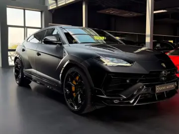 LAMBORGHINI URUS PERFORMANTE V8 CARBON B&O 3D PANO MATT MY25
