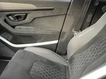 LAMBORGHINI Urus PERFORMANTE CARBON B&O MASSAGE PANO-PROD.25