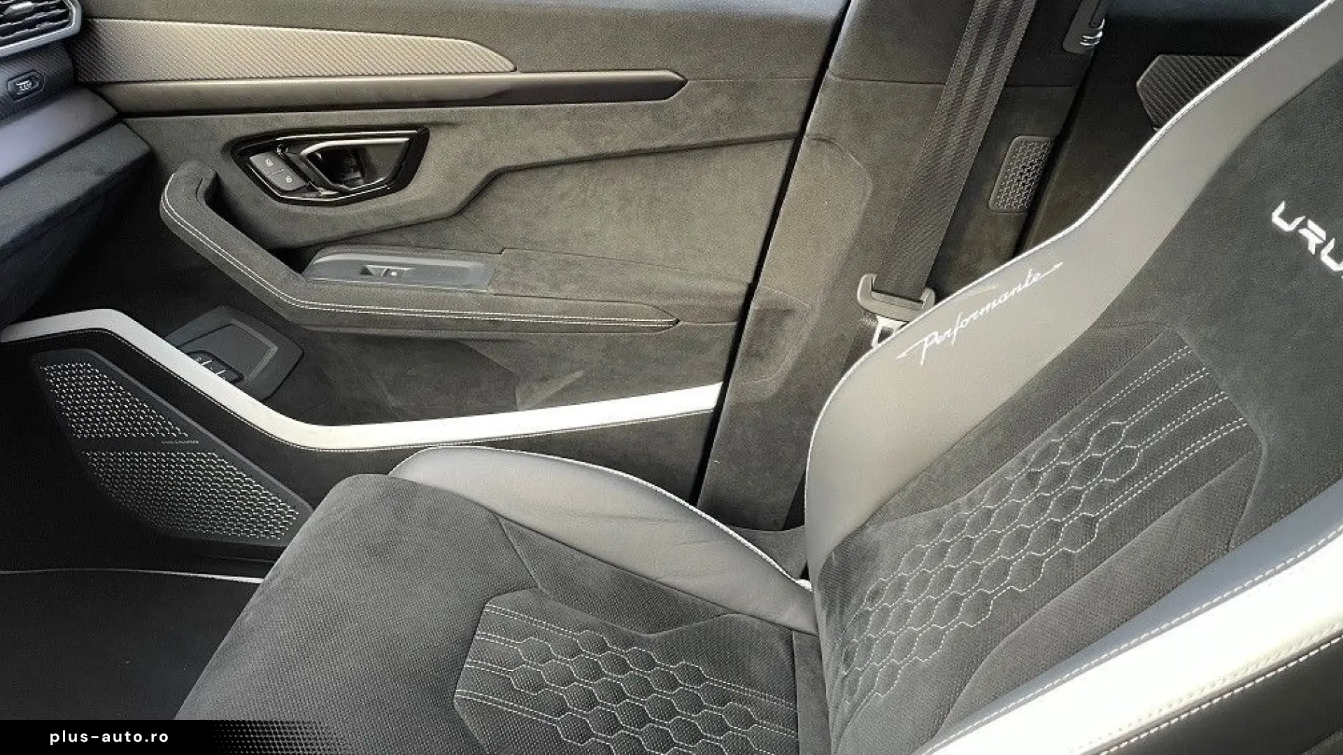 LAMBORGHINI Urus PERFORMANTE CARBON B&O MASSAGE PANO-PROD.25