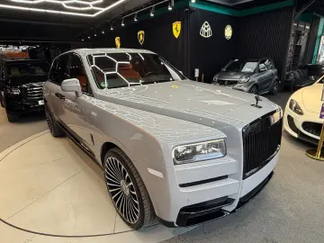 ROLLS ROYCE CULLINAN BLACK BADGE MC MANDARIN