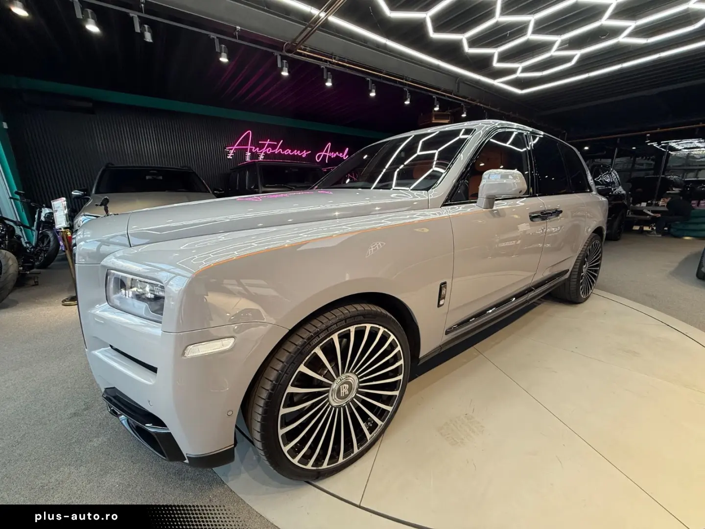 ROLLS ROYCE CULLINAN BLACK BADGE MC MANDARIN