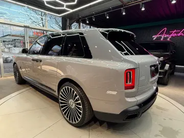 ROLLS ROYCE CULLINAN BLACK BADGE MC MANDARIN