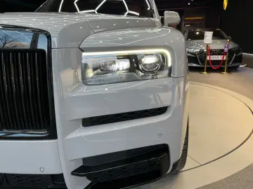 ROLLS ROYCE CULLINAN BLACK BADGE MC MANDARIN
