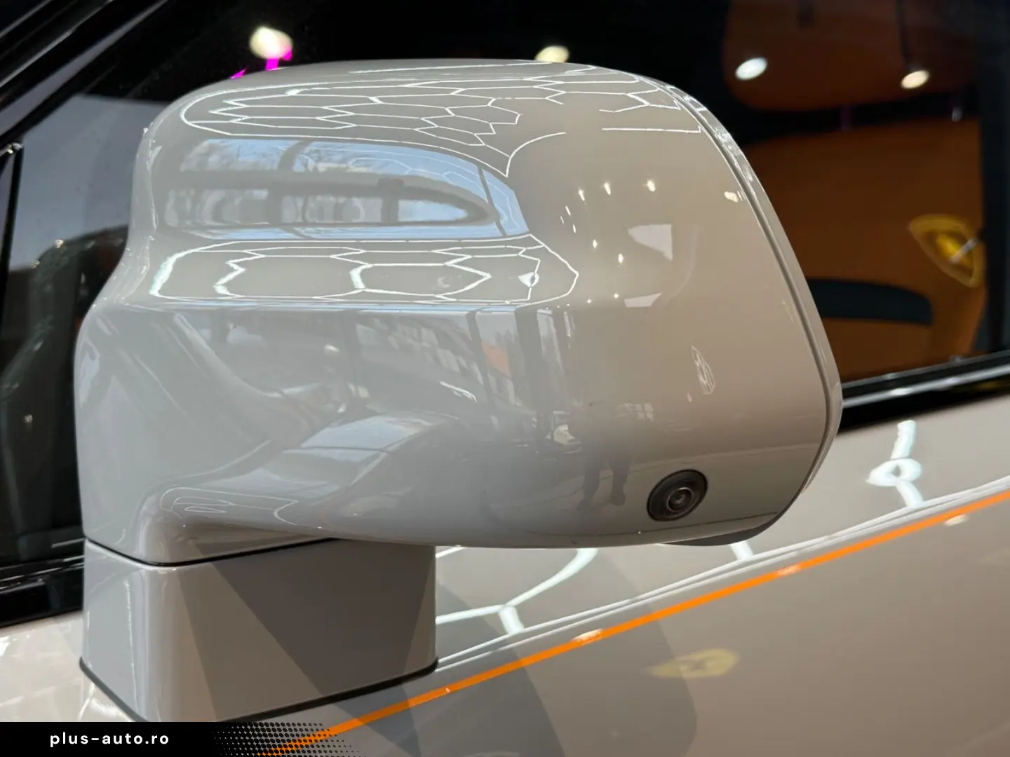 ROLLS ROYCE CULLINAN BLACK BADGE MC MANDARIN