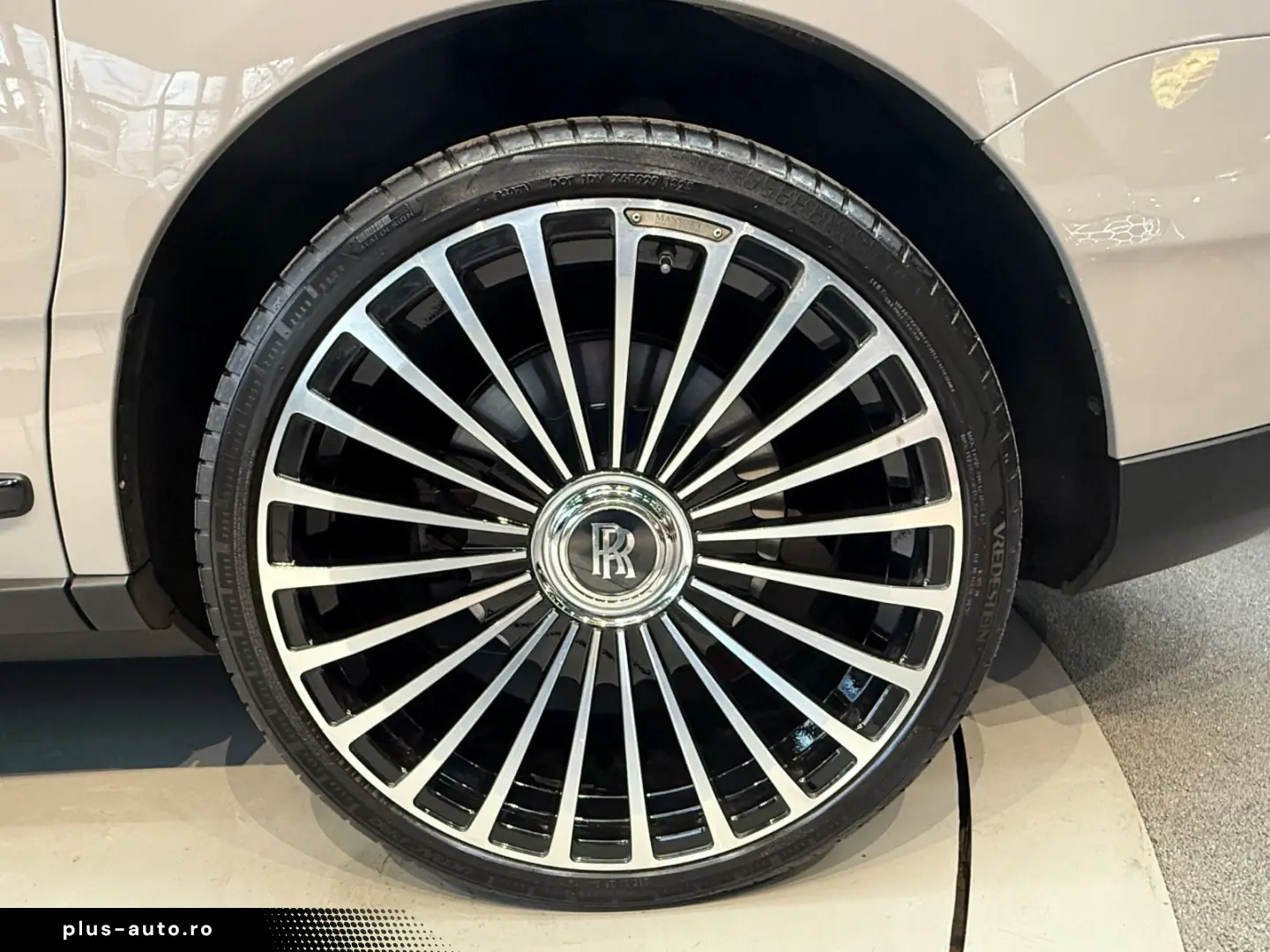 ROLLS ROYCE CULLINAN BLACK BADGE MC MANDARIN