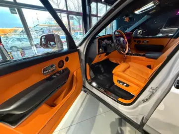 ROLLS ROYCE CULLINAN BLACK BADGE MC MANDARIN