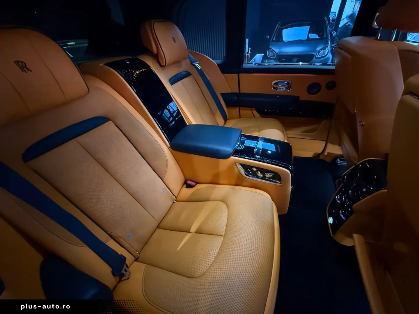 ROLLS ROYCE CULLINAN BLACK BADGE MC MANDARIN