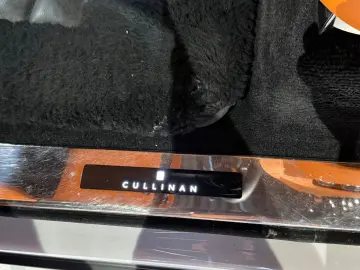 ROLLS ROYCE CULLINAN BLACK BADGE MC MANDARIN
