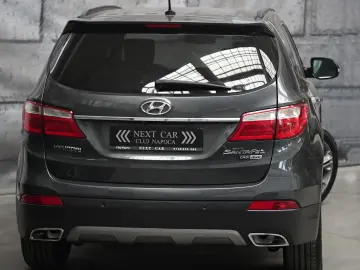 Hyundai Grand-Santa-Fe