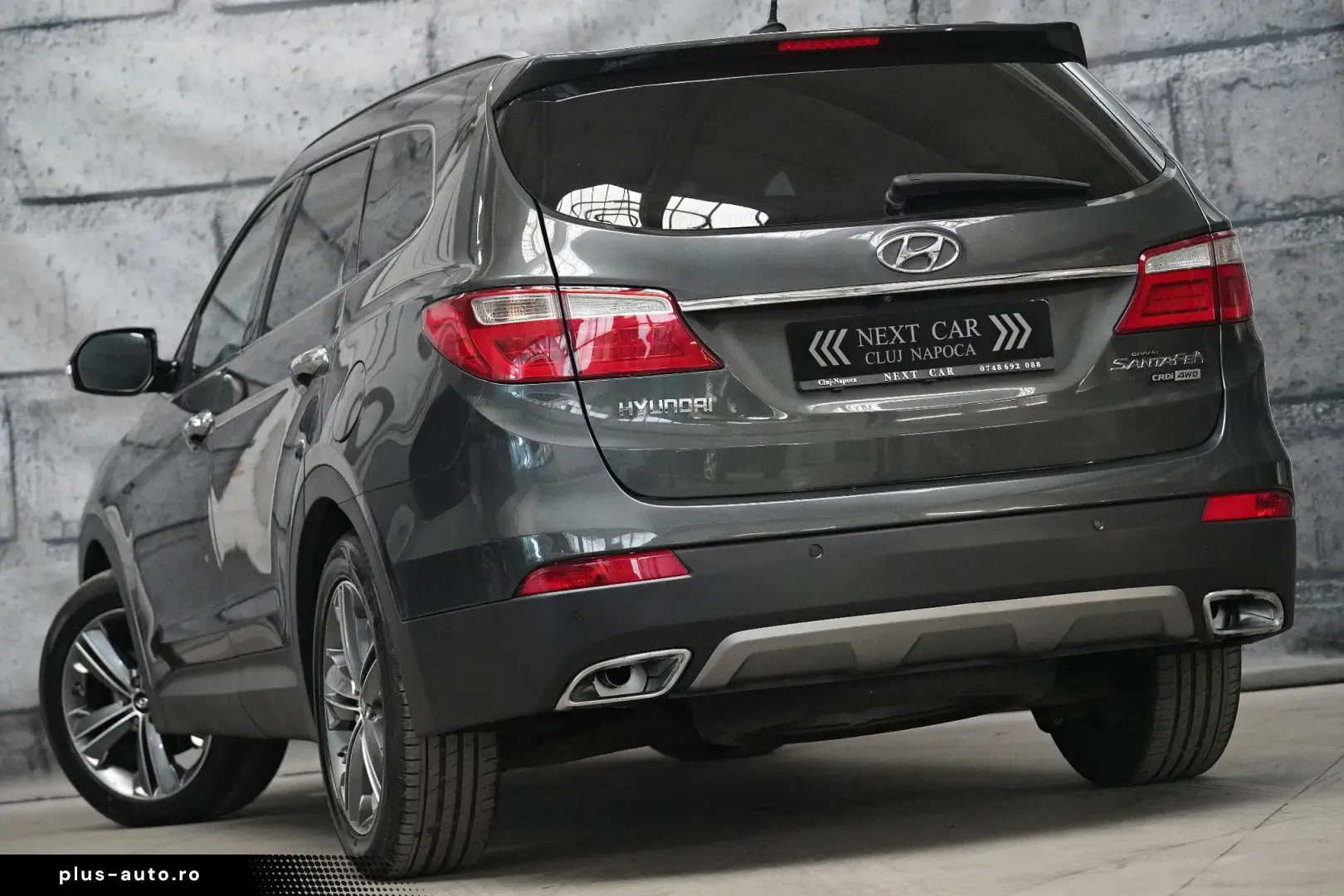 Hyundai Grand-Santa-Fe