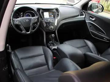 Hyundai Grand-Santa-Fe