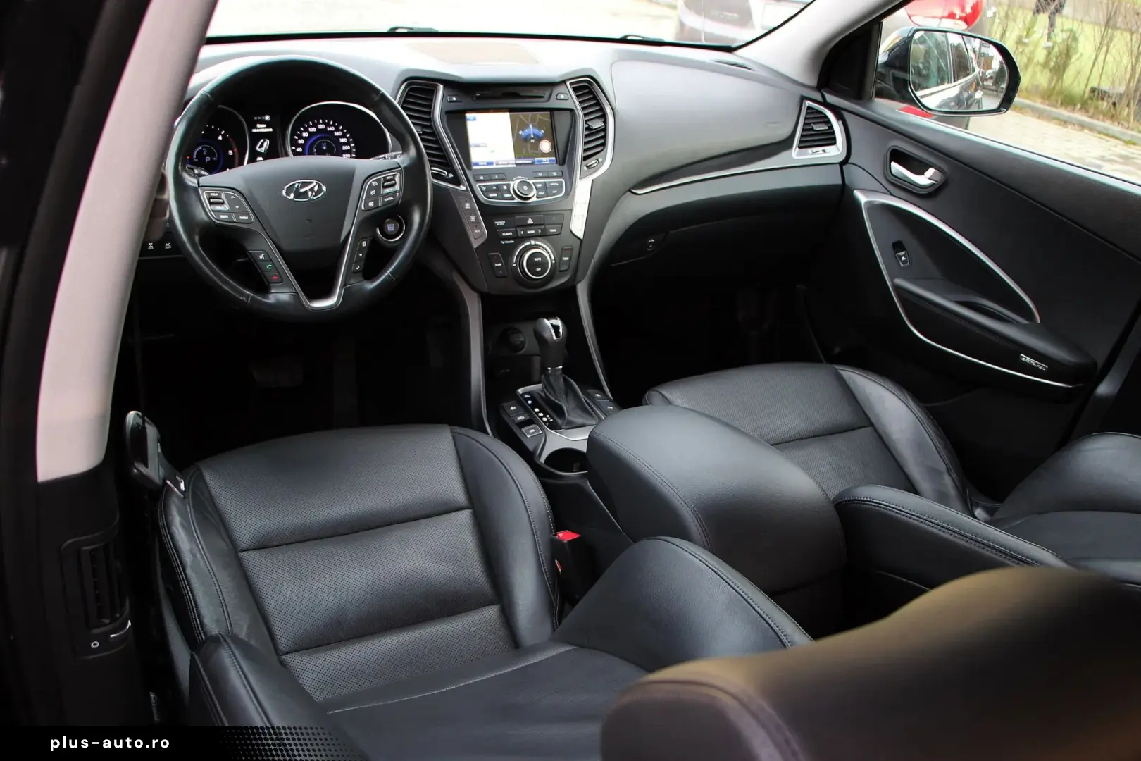 Hyundai Grand-Santa-Fe