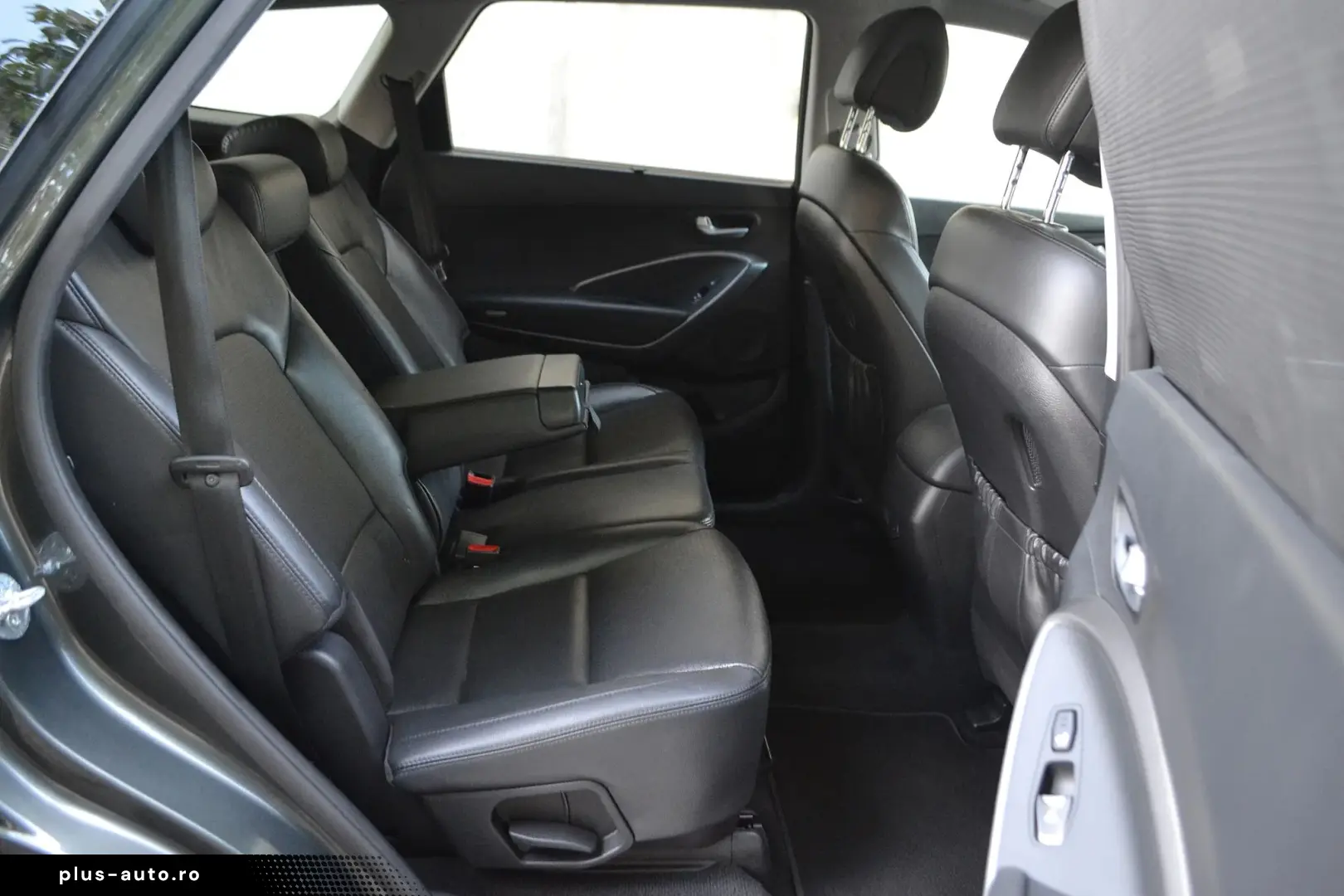 Hyundai Grand-Santa-Fe