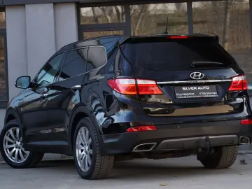 Hyundai Grand-Santa-Fe