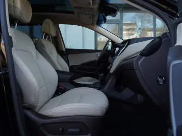 Hyundai Grand-Santa-Fe