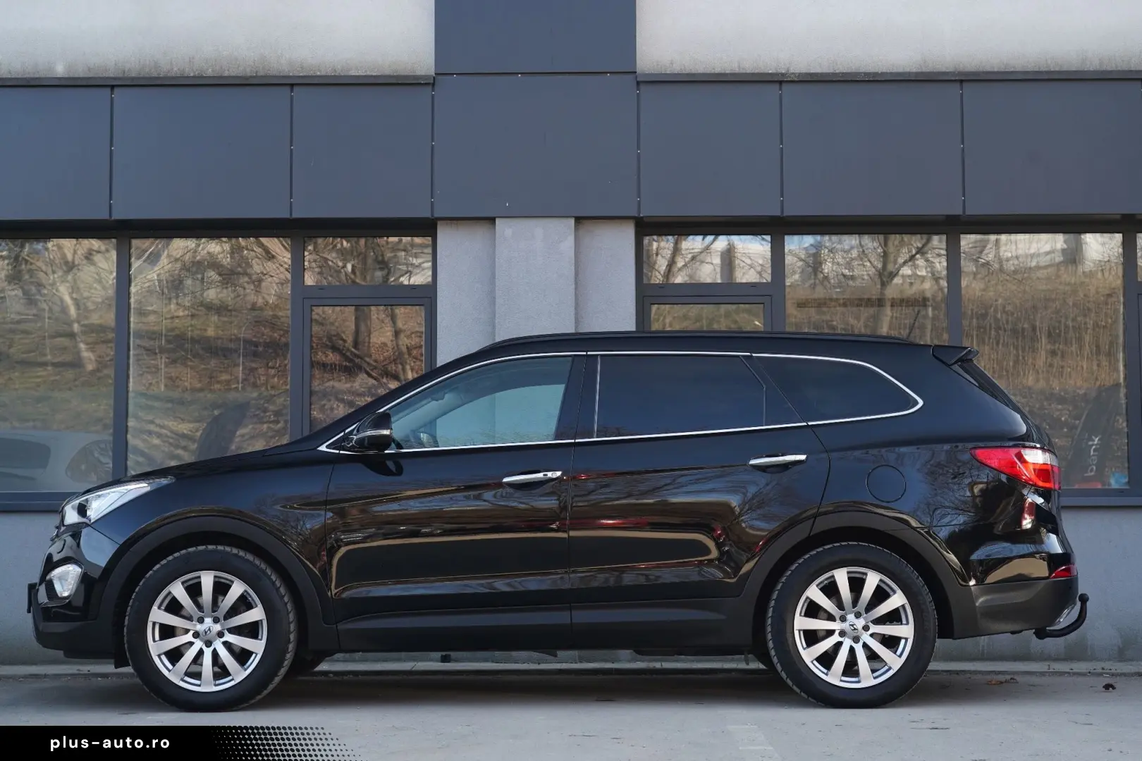 Hyundai Grand-Santa-Fe