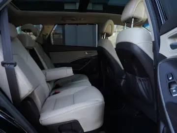 Hyundai Grand-Santa-Fe